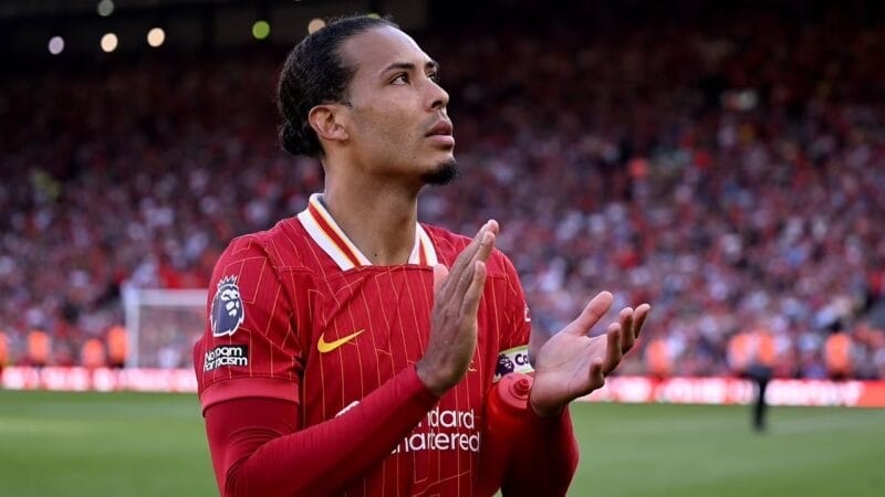 Van Dijk ủng hộ Arne Slot, lên tiếng về tương lai tại Liverpool