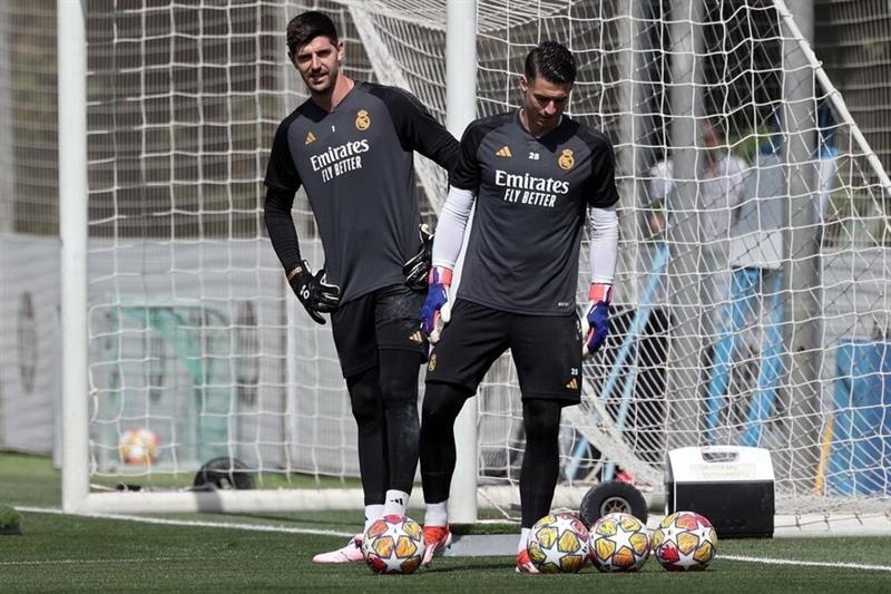 Lunin cảm cúm, Courtois sáng cửa bắt chính