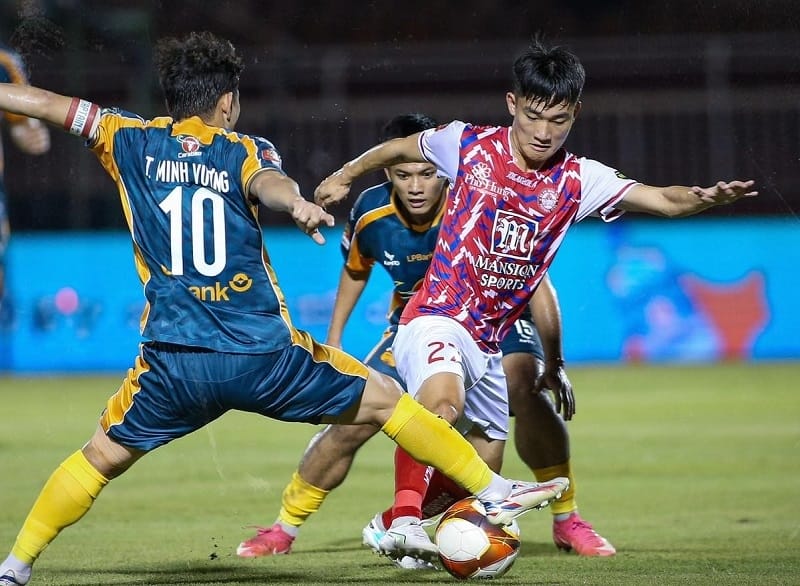 Hiệp một khép lại với tỷ số hòa 1-1