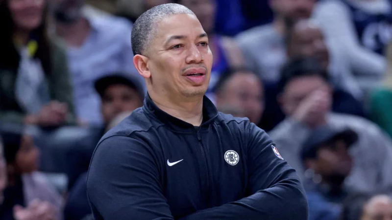 Ty Lue gia hạn Clippers, nhận lương cực khủng