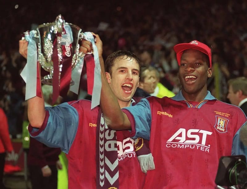 Southgate cùng Villa vô địch League Cup 1996